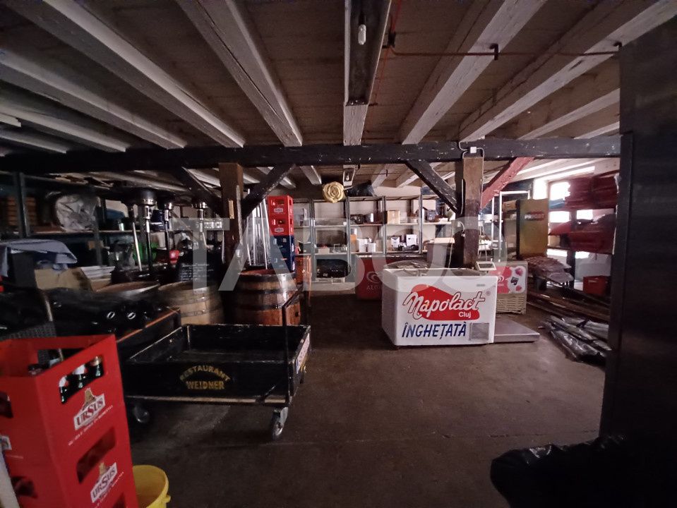 Piata Mare-Restaurant terasa inchiriata separat – fotografia 7 din 10