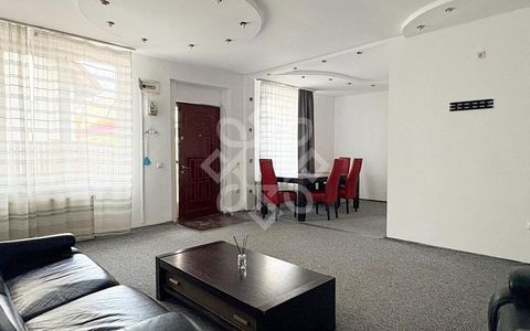 Apartament la casa, curte proprie, strada Nicolae Jiga, Oradea