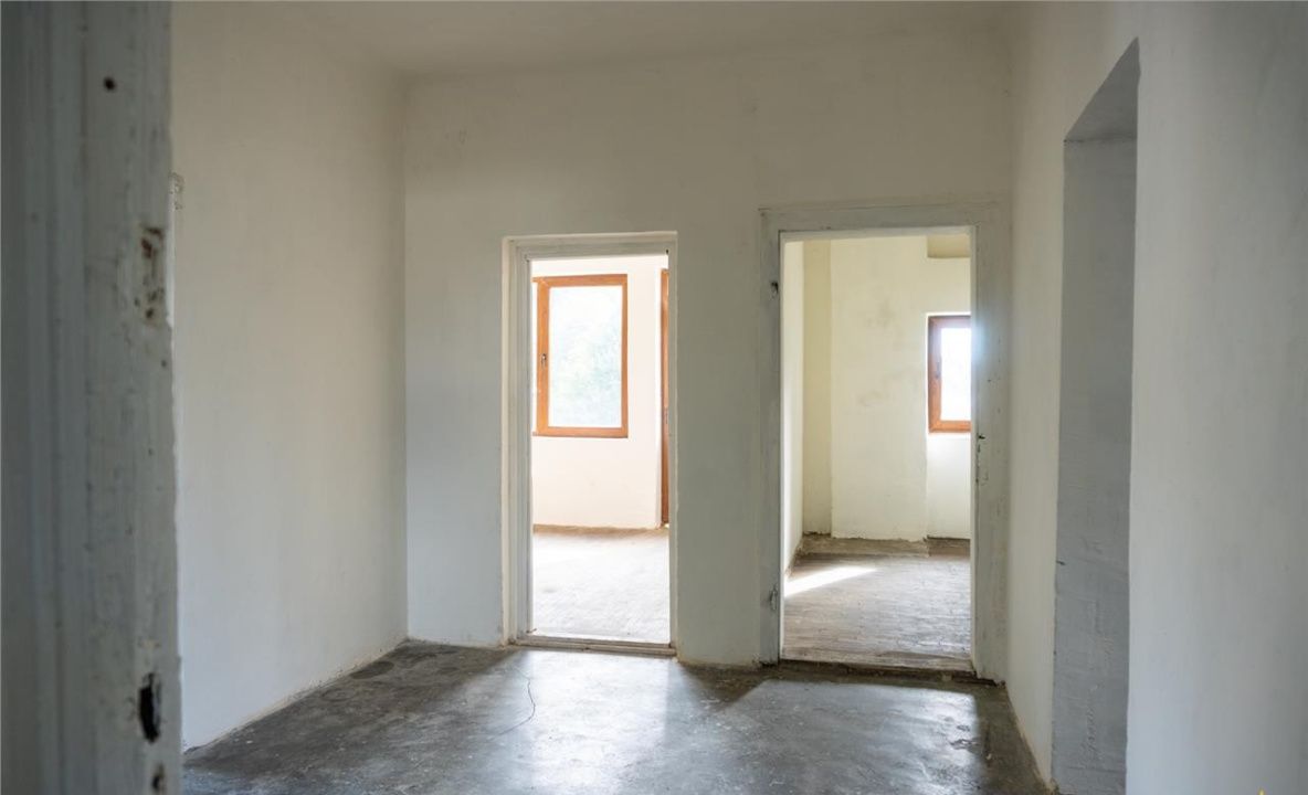 • Oportunitate Unică Predeal: Proprietate Mixtă (Comercial + Vilă) -Centru – fotografia 20 din 33