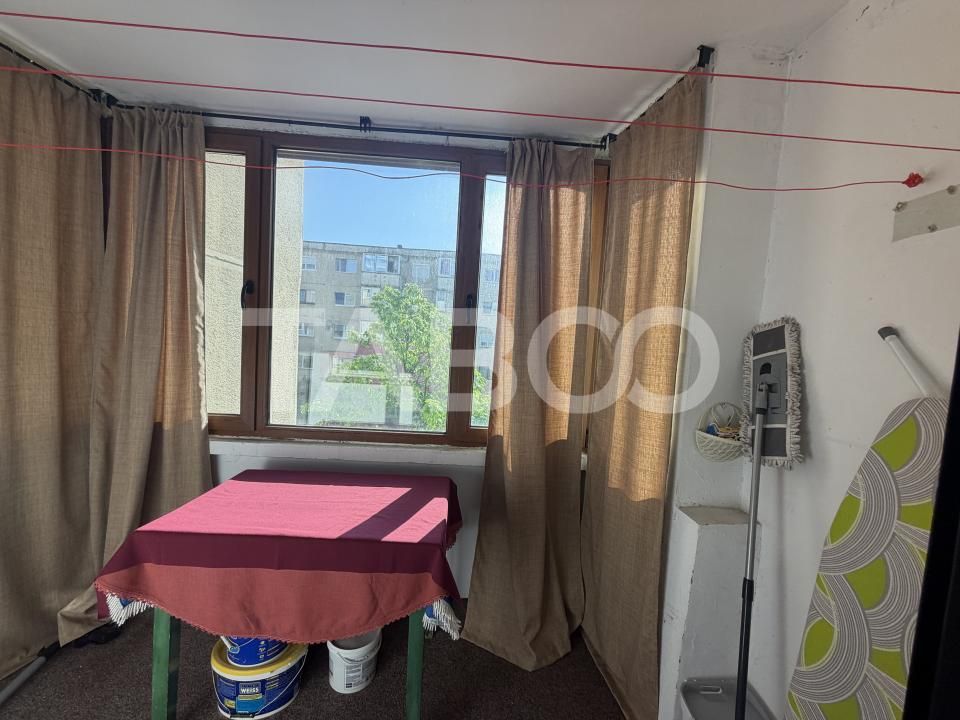 Apartament decomandat 80 mpu 3 camere 2 bai etaj 2 zona 1 Decembrie – fotografia 11 din 11