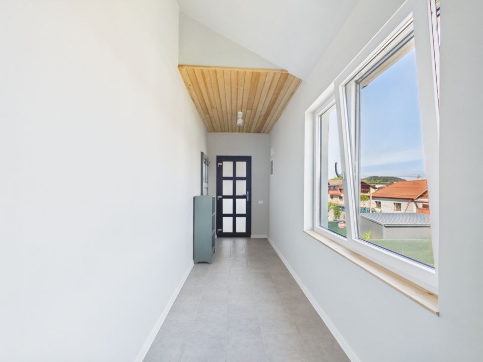Apartament 3 camere, 2 bai, Sanpetru Central – fotografia 15 din 18