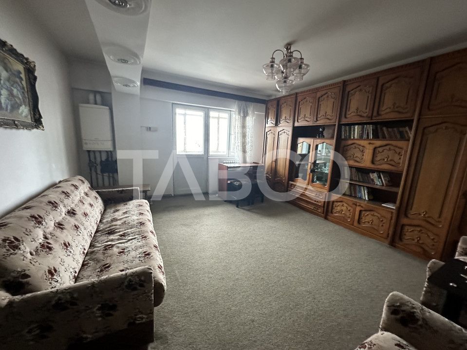 Apartament de inchiriat  2 camere decomandat etaj 3 mobilat utilat – fotografia 2 din 6