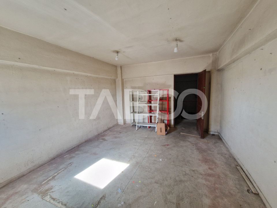 Spatiu comercial sau birouri in Turnisor la parter cu vad stradal – fotografia 8 din 16