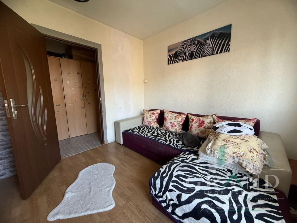 Apartament 3 camere decomandate, etaj intermediar, în Grigorescu – fotografia 3 din 7