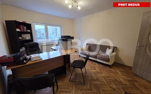 Apartament 4 camere de inchiriat Bulevardul Unirii acces din strada