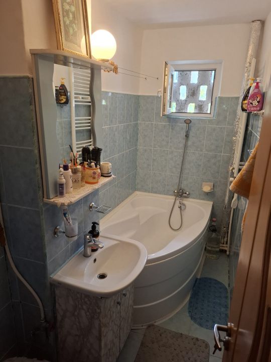 Apartament 2 camere de vânzare în zona Km 4-5 – mobilat, etaj intermediar – fotografia 9 din 12