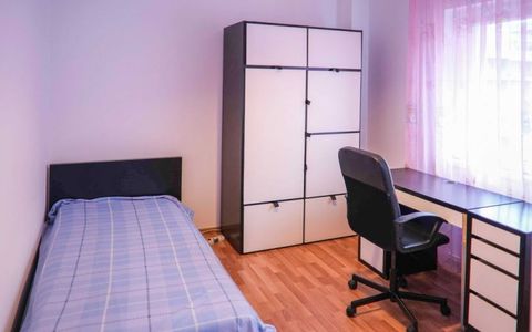 3 Camere de inchiriat | Drumul Taberei | Metrou | Centrala |
