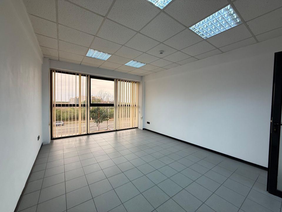 CLADIRE DE BIROURI SI SPATIU COMERCIAL FLEXIBIL, PLOIESTI, - RANDAMENT EXCELENT – fotografia 12 din 18