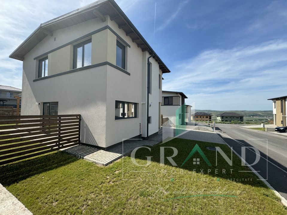 OPORTUNITATE!Casă individuală | 4 camere | 3 băi | Garaj | Terasă | Dezmir – fotografia 34 din 36