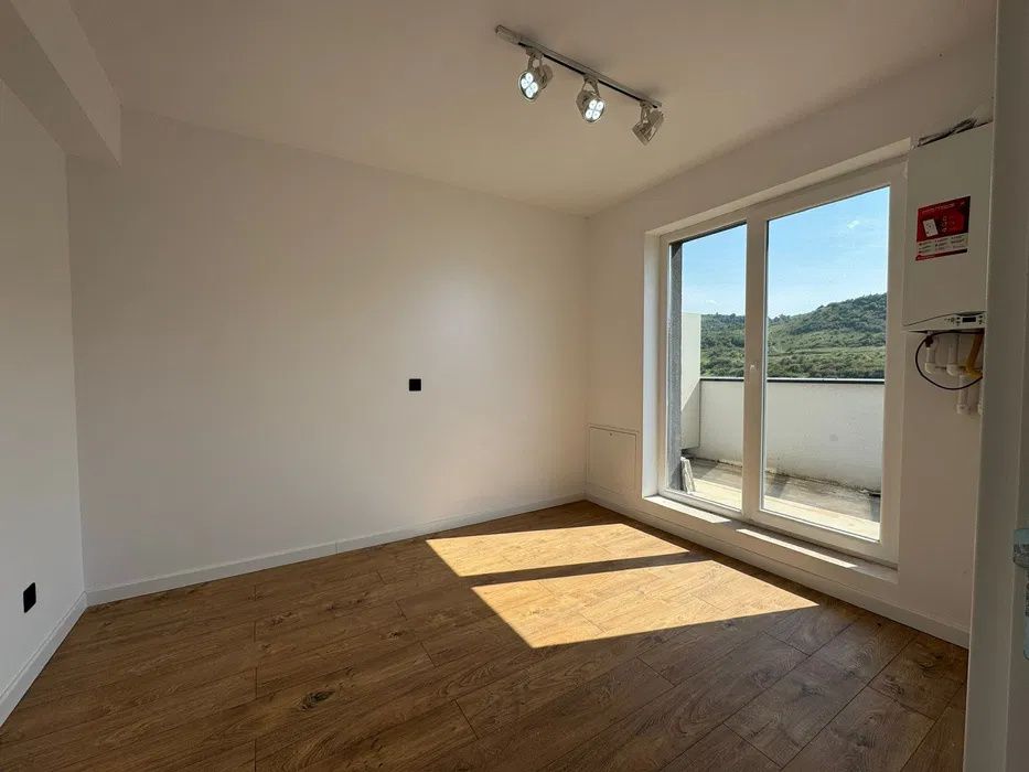 Apartament 2 camere, 52mp, terasa 34mp, garaj, zona Urusagului! – fotografia 2 din 7