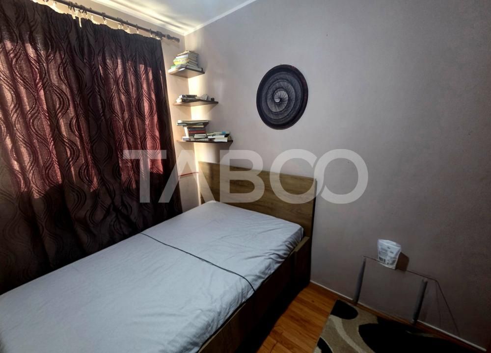 Apartament 3 camere semidecomandat etaj 3 zona 13 Decembrie 50 mpu – fotografia 4 din 9