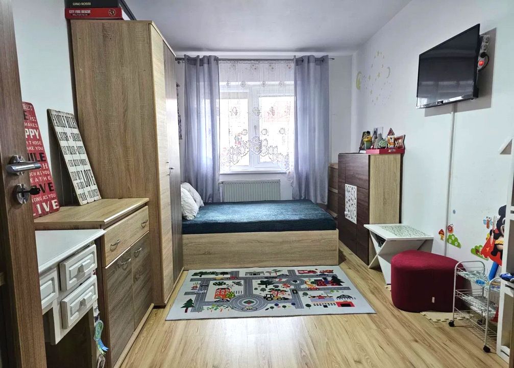 Apartament 3 camere CETATE Bulevard Etaj 3 Renovat Total Mobilat Beci Parcare – fotografia 5 din 22