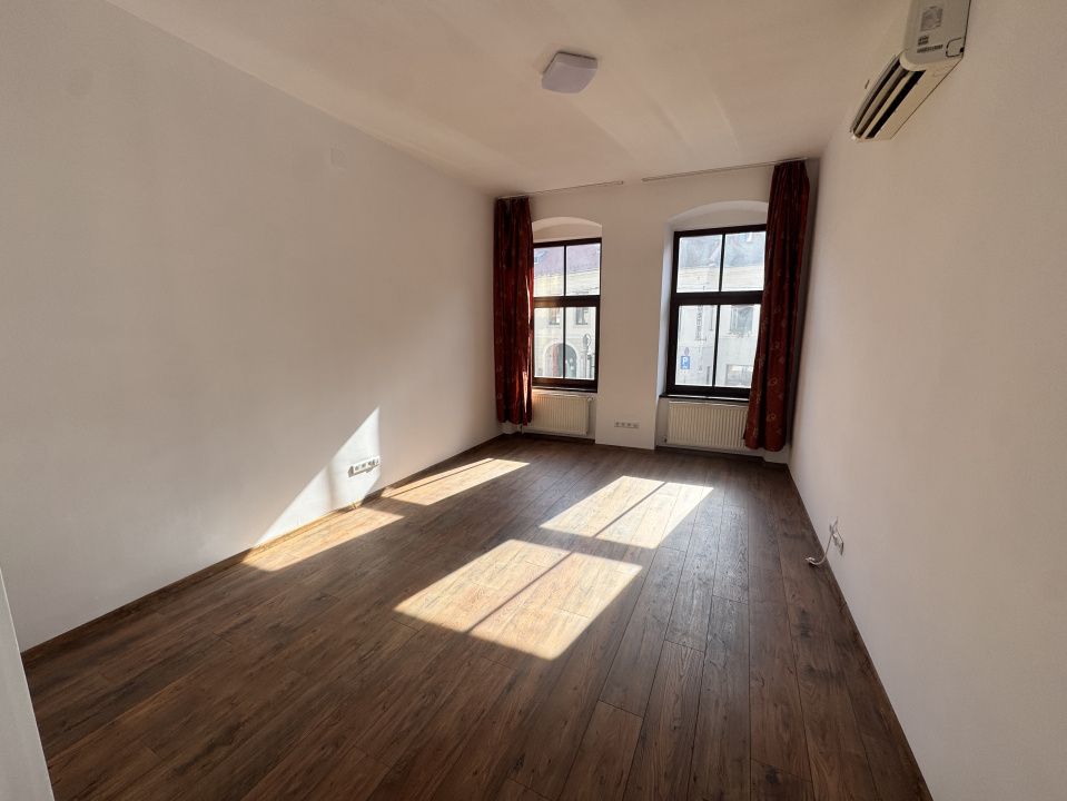Garsonieră / Birou de închiriat | Centrul Istoric Sibiu | 28 mp – fotografia 1 din 6