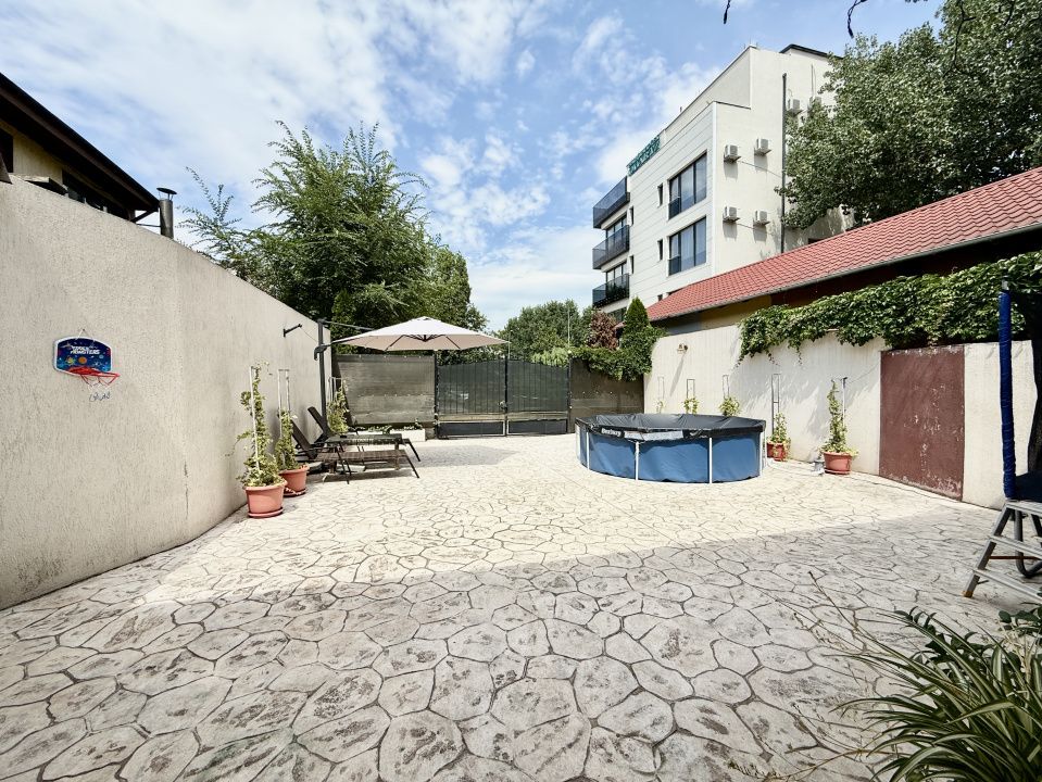 Casa bld Mamaia la  intrare Satul de Vacanta, langa Hotel Quartz – fotografia 10 din 15