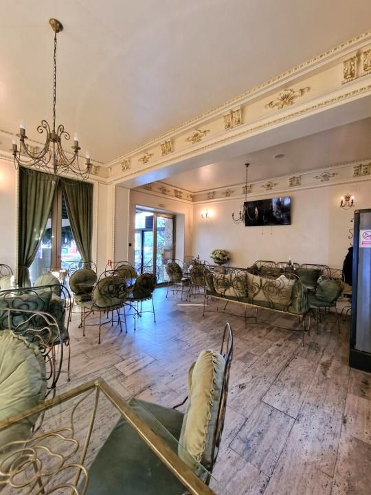 CAFENEA & RESTAURANT BISTRO DE VANZARE –  CENTRUL VECHI TARGOVISTE – fotografia 4 din 11