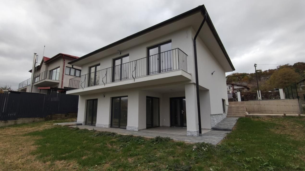 Casa individuala cu priveliste spre munte – fotografia 7 din 25