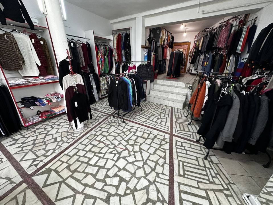 SPATIU COMERCIAL I 110 mp I De vanzare I zona Sub STADION I Cu vad bun I – fotografia 2 din 7