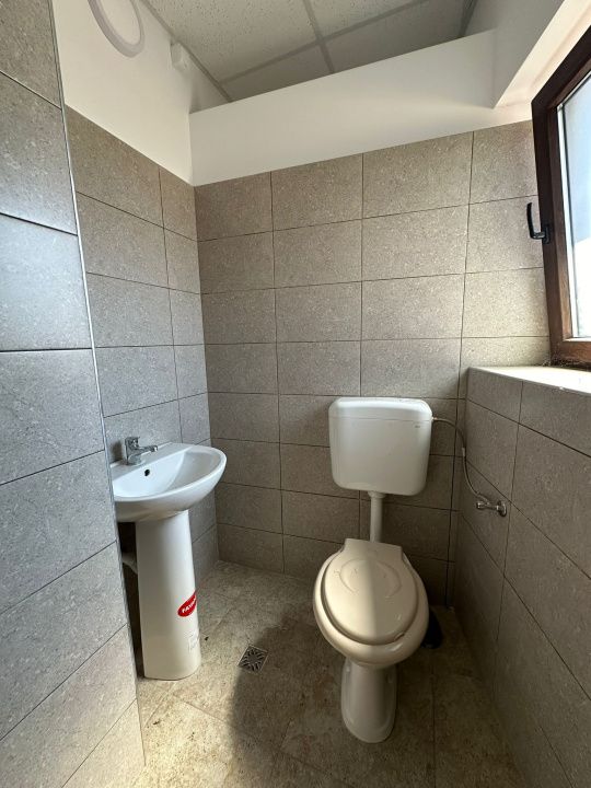 Spatiu comercial de închiriat  Reghin – fotografia 6 din 9