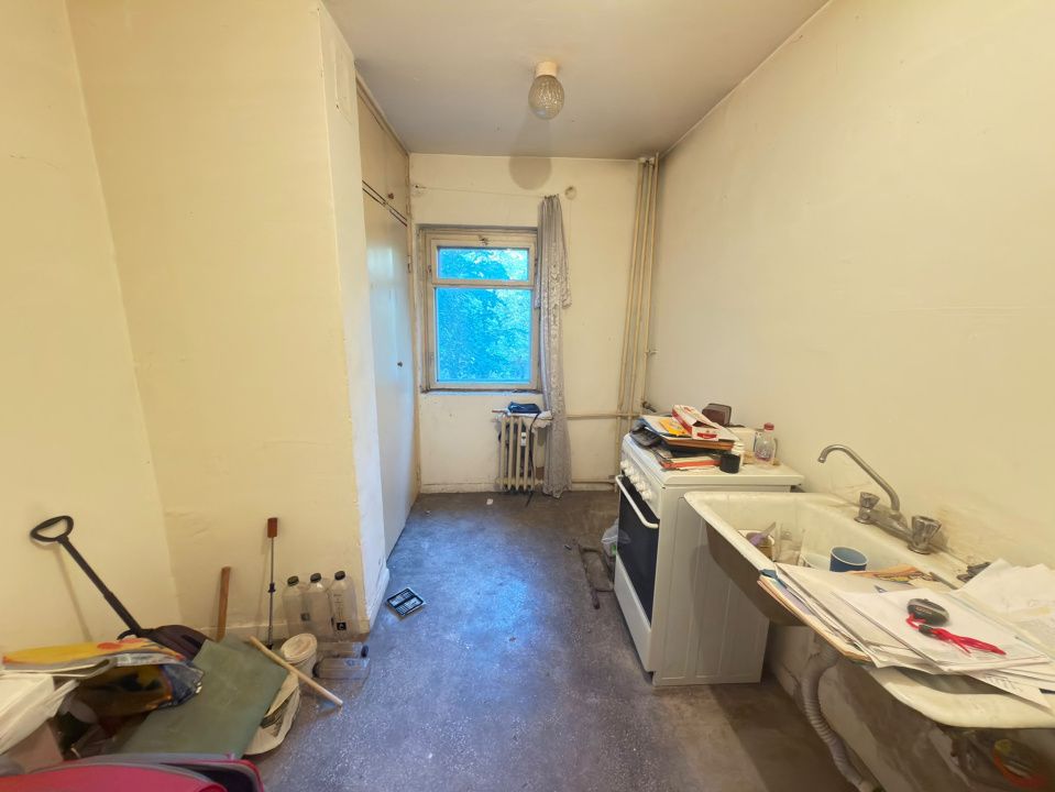 Apartament, 3 camere, semidecomandat, cartier Brazda lui Novac, zona Simplon – fotografia 3 din 5