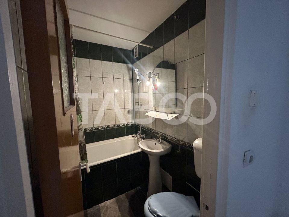 Apartament 60 mpu 3 camere cu balcon si pivnita in zona Mihai Viteazu – fotografia 8 din 9