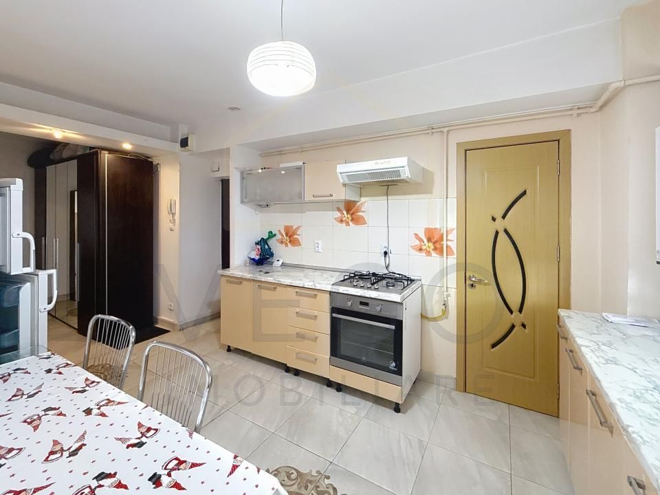 3 camere decomandate, balcon, zona Centrala - Piata Cipariu-Fac.Drept – fotografia 11 din 15