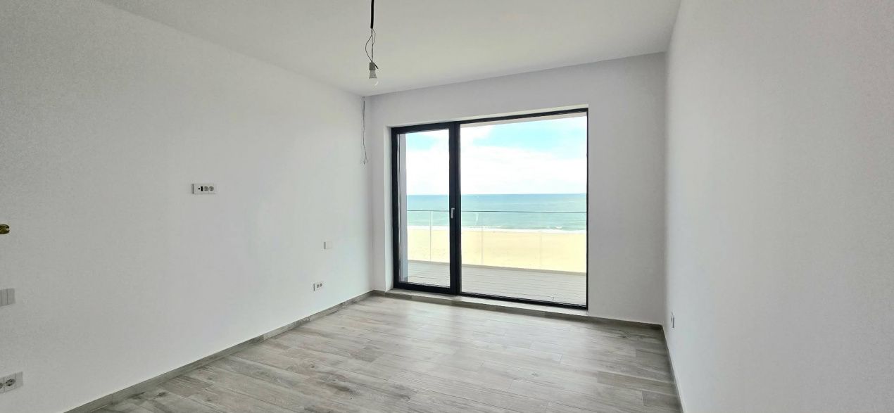 Front Row to the Sea | 3 Camere • Terasă 22 MP • Direct pe Plajă – fotografia 3 din 9