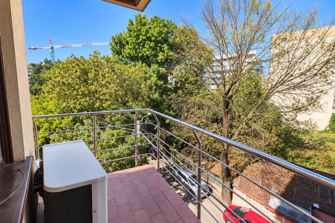 DUPLEX ÎN HERĂSTRĂU | 5 CAMERE | OFFICE | 3 BĂI | 4 BALCOANE | PARCARE 3 MAȘINI – fotografia 23 din 24