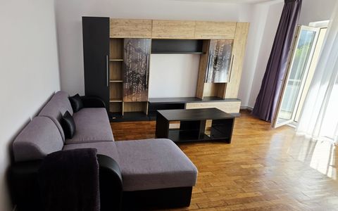 3 camere cu 2 bai si 2 balcoane