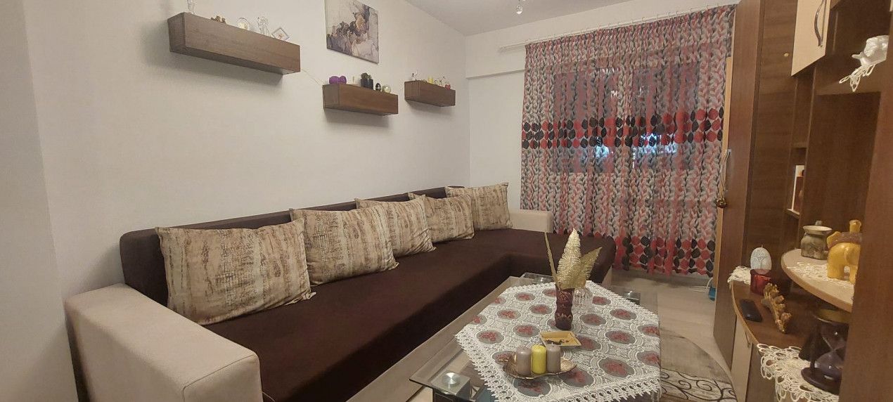 Garsonieră transformată în 2 camere de vânzare în Poarta 6 | Renovată – fotografia 1 din 13