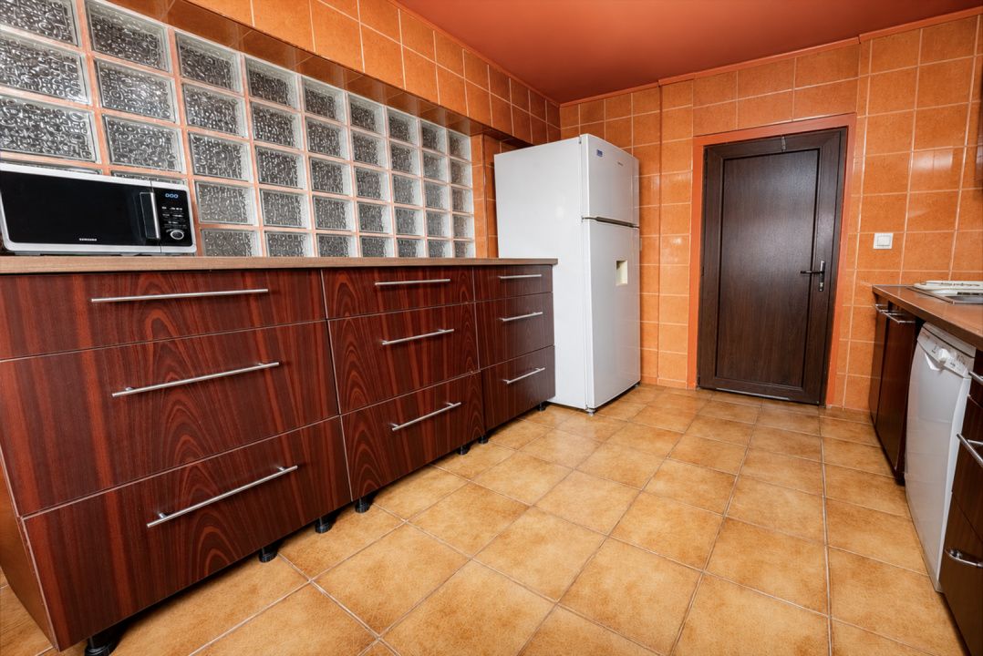 TINERETULUI - METROU, 4 CAMERE 86 MP, PANORAMA! – fotografia 5 din 17