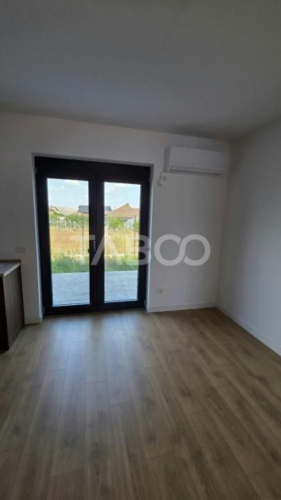 Apartament de vanzare nou nelocuit cu curte proprie si parcare – fotografia 6 din 10