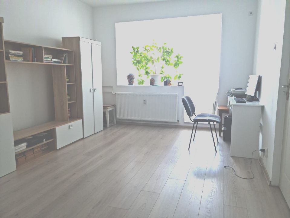 Apartament 2 camere -5 minute de mers pe jos pana la metrou 1 Decembrie – fotografia 1 din 14