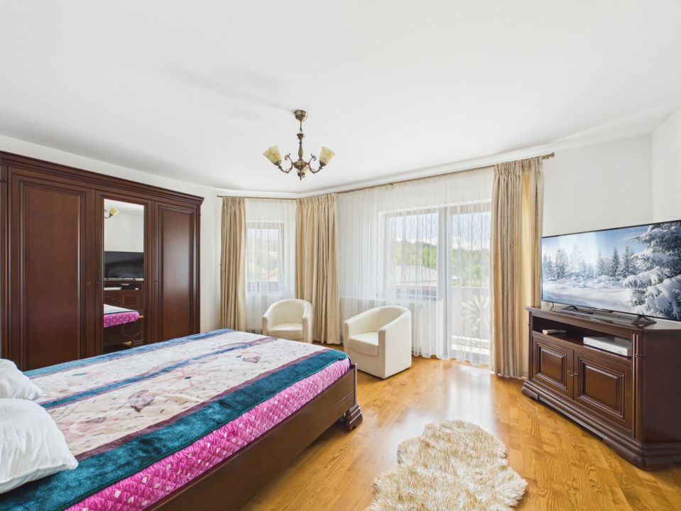 Casa cu priveliste de vis si potential turistic sau investitie in zona Bran – fotografia 14 din 46