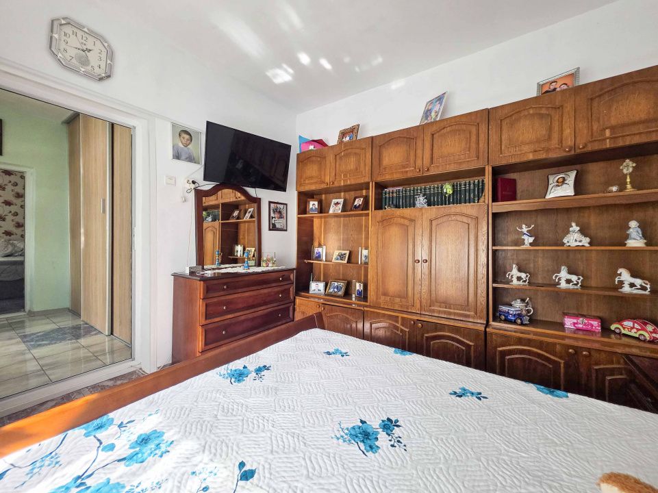 Casă cu 4 camere în Constanța, zona Medeea – Teren 358 mp, garaj și grădină – fotografia 10 din 14
