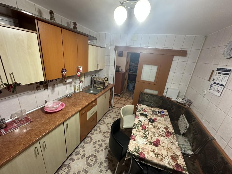 Berceni | 4 Camere | Etaj 5/10 | Bloc 1980 | Reabilitat | – fotografia 3 din 40