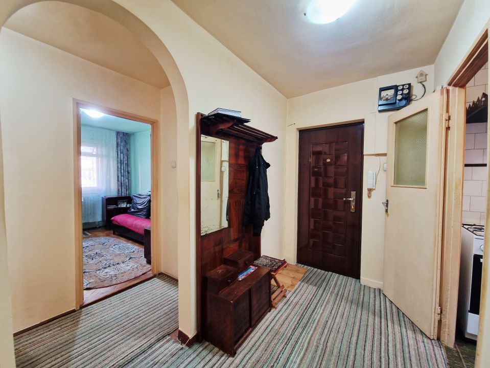 Apartament spatios cu balcon inchis si beci in zona Supeco – fotografia 12 din 17