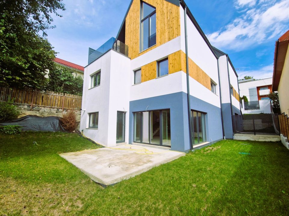 Duplex deosebit si eficient termic situat in Dambul Rotund – fotografia 1 din 21