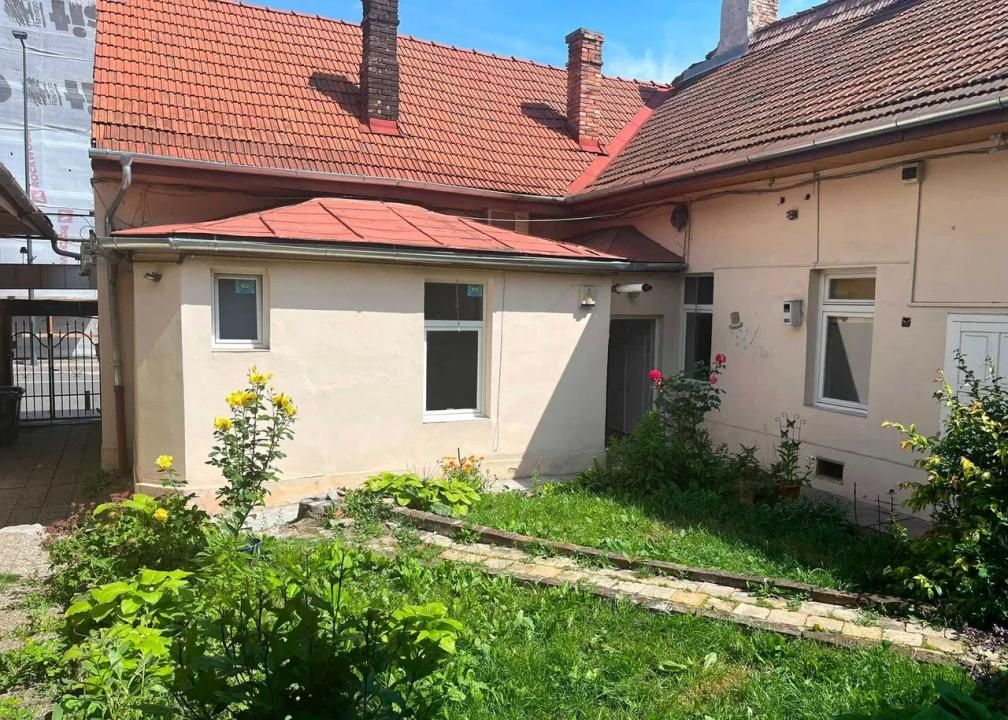 Spațiu de închiriat, 150 mp, 5 camere – central, strada Avram Iancu – fotografia 1 din 10