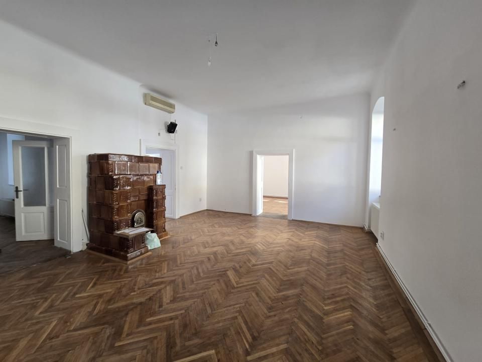 Spațiu de închiriat, 150 mp, 5 camere – central, strada Avram Iancu – fotografia 2 din 10