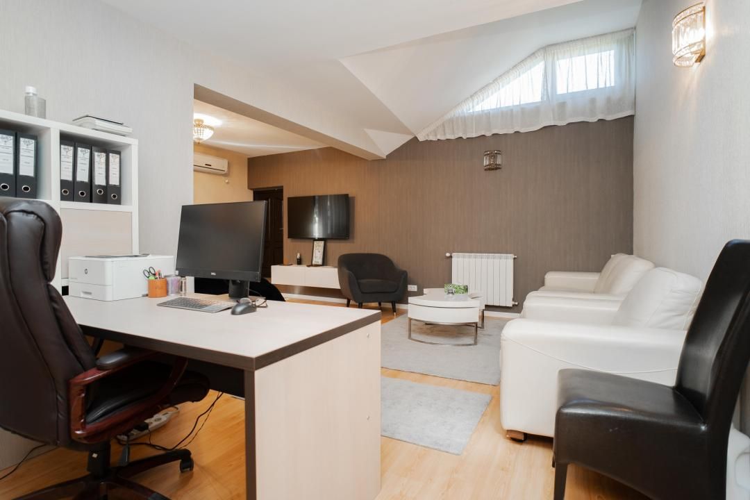 Vilă Grandioasă 650 mp+Spațiu Comercial 110 mp Tătărași Teren 968 mp – fotografia 17 din 20