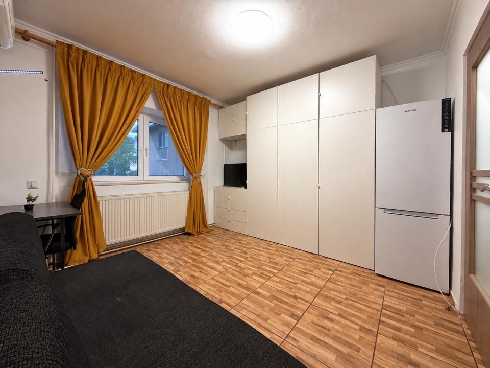 Apartament 1 camera, renovat si utilat complet, etaj 4-Lunei – fotografia 1 din 6
