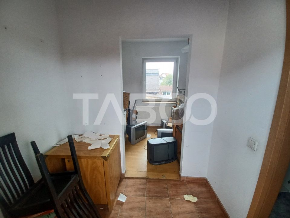 1200 mp teren cu casa individuala de  renovat in zona buna din Sibiu – fotografia 8 din 8