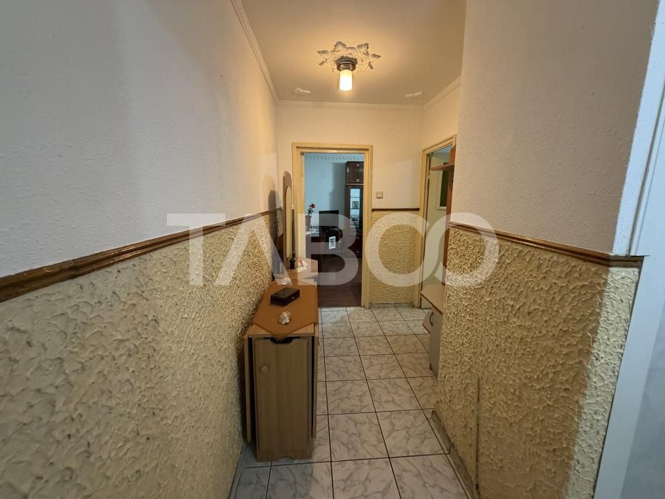 Apartament decomandat 2 camere parter boxa la subsol zona 1 Decembrie – fotografia 8 din 8