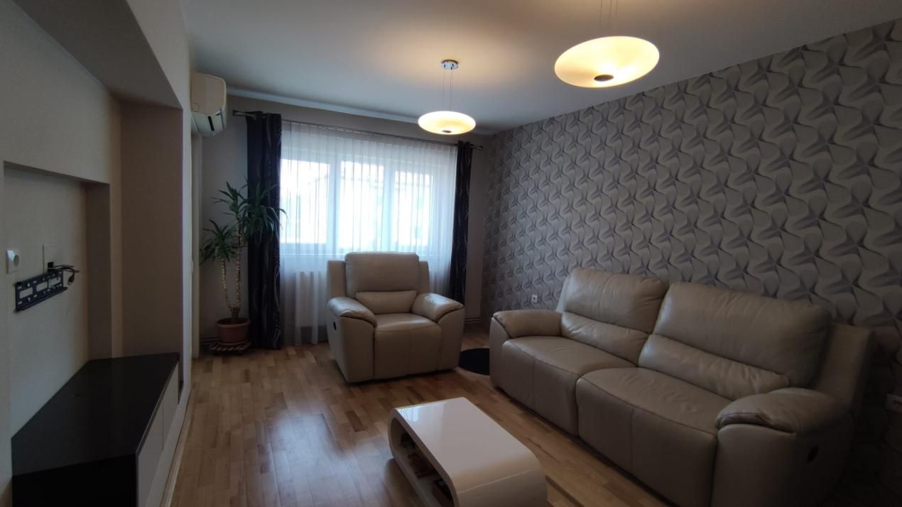 Apartament 3 camere, zona Penny Cireșica – etaj 3, semidecomandat – fotografia 3 din 16