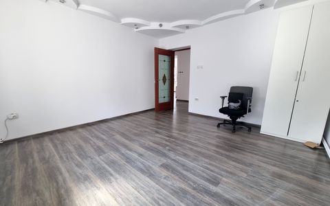 Spatiu de birouri cu 3 locuri de parcare, cartier Intre Lacuri