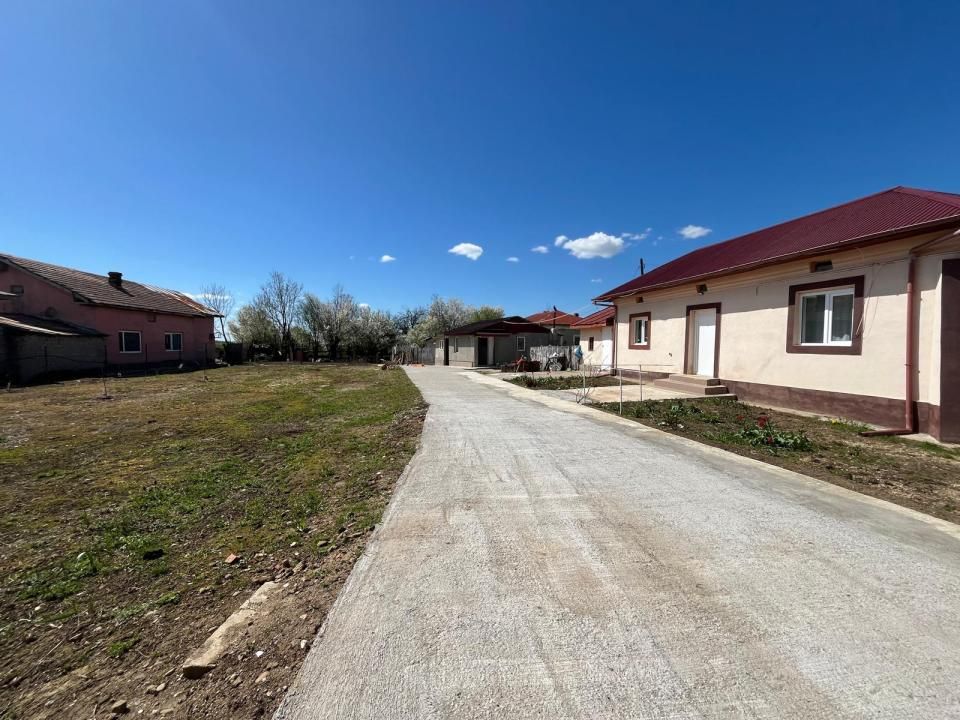 Casa parter + anexa si 2 bai cu 880 mp teren in Brosteni Dambovita – fotografia 12 din 20