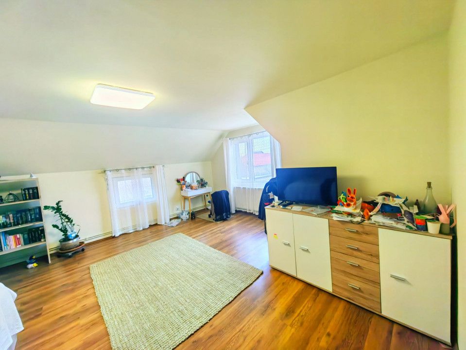 Casa Inedita , 300 mp utili, P+M,  5 bai, 6 dormitoare , 1975 mp teren,  Sacalaz – fotografia 49 din 91
