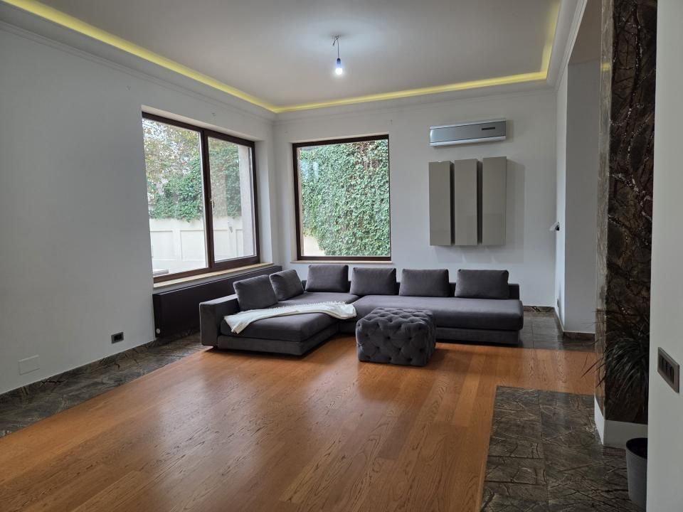 Vilă spațioasă și luminoasă, cu 4 dormitoare si 4 locuri de parcare – fotografia 3 din 35