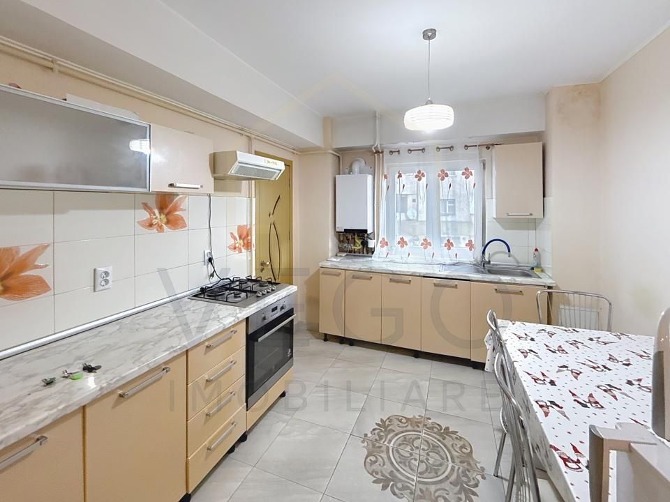 3 camere decomandate, balcon, zona Centrala - Piata Cipariu-Fac.Drept – fotografia 10 din 15