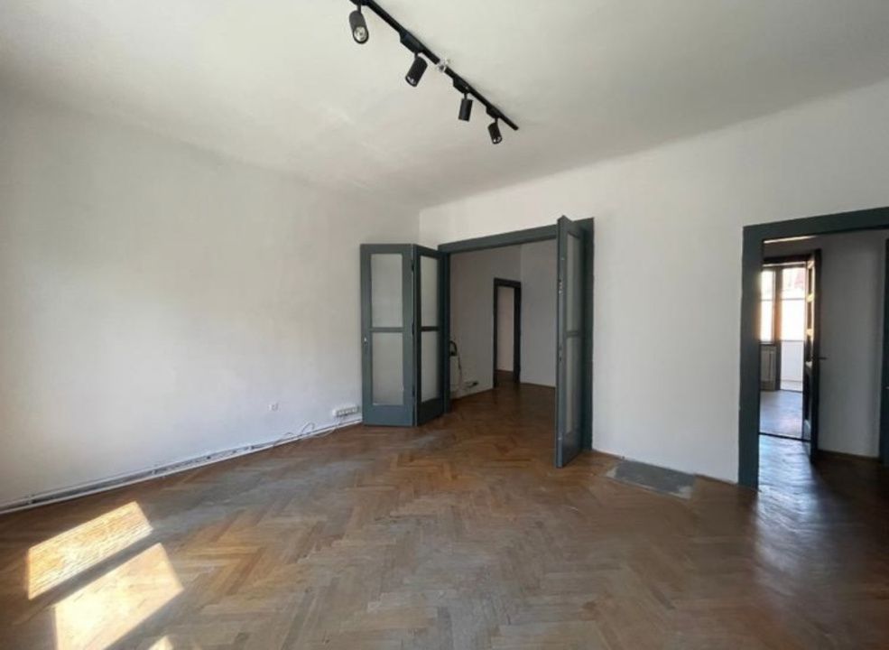 Apartament cu 4 camere, 125 Mp, ultracentral – Eroilor – fotografia 5 din 10